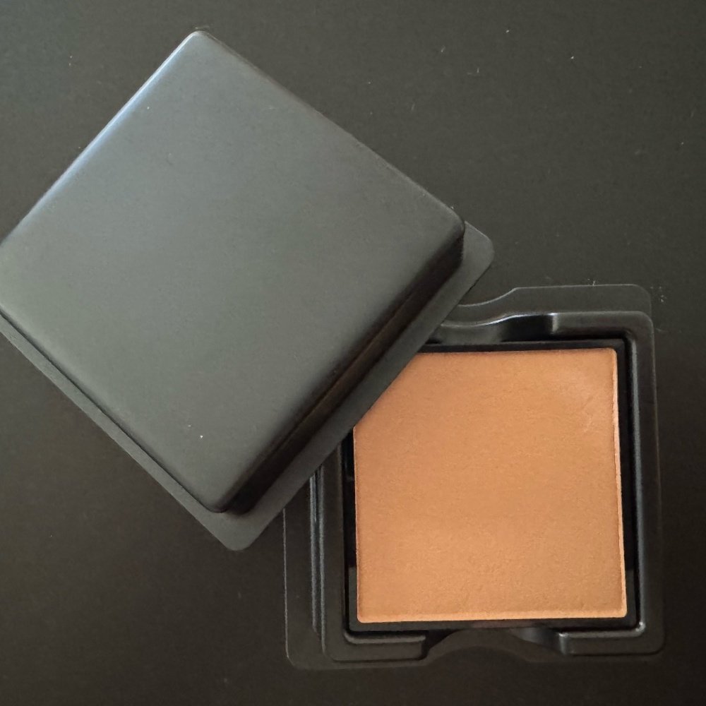 SERGE LUTENS BEAUTE- TEINT SI FIN - RECHARGE COMPACT FOUNDATION- B60